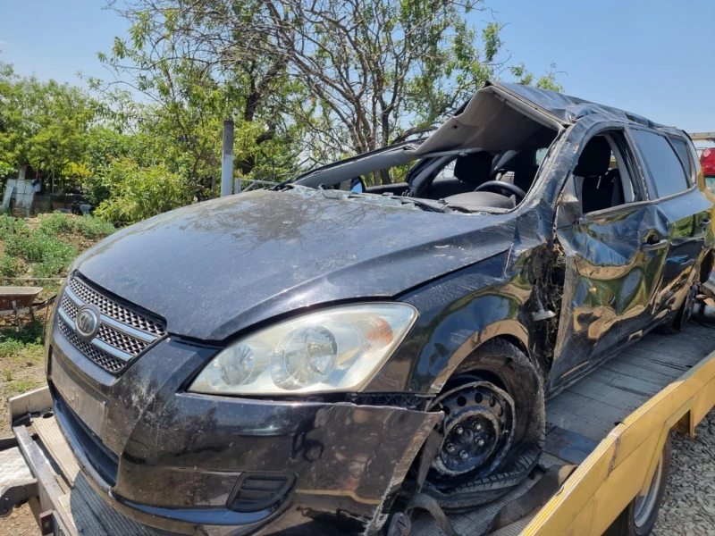 Kia Ceed 1.6 CRDI/DPF, снимка 10 - Автомобили и джипове - 51899558