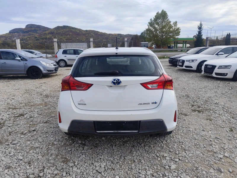 Toyota Auris 1.8i HYBRID, снимка 6 - Автомобили и джипове - 52197208
