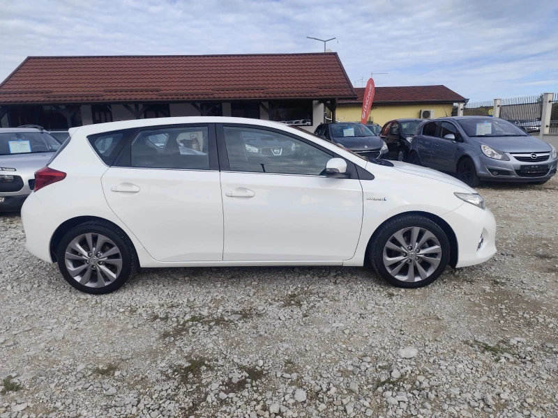 Toyota Auris 1.8i HYBRID, снимка 4 - Автомобили и джипове - 52197208