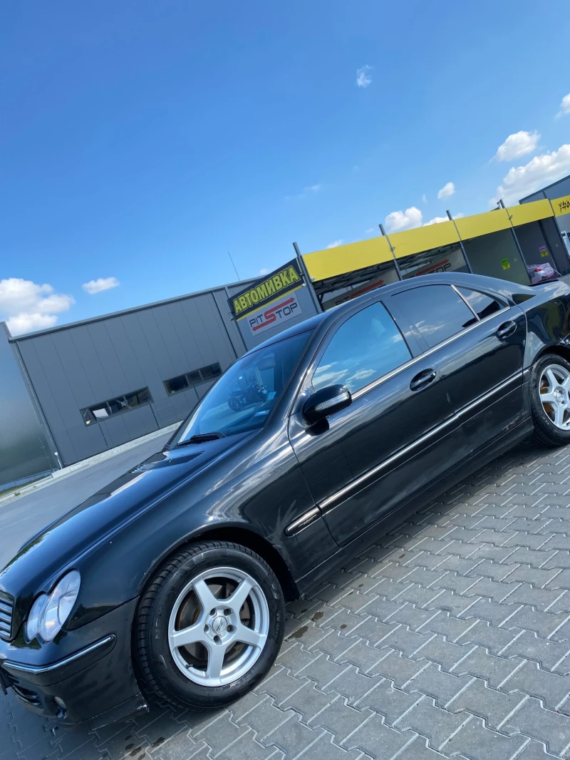 Mercedes-Benz C 200, снимка 3 - Автомобили и джипове - 52774644