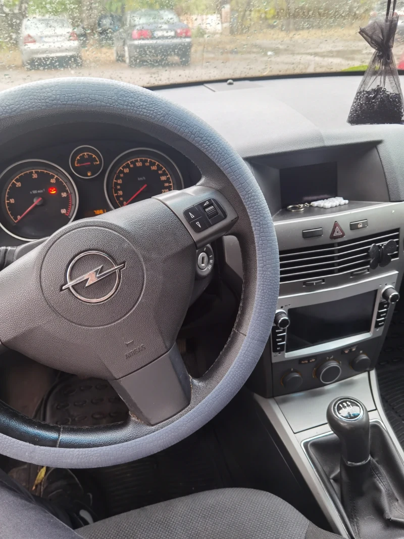 Opel Astra, снимка 3 - Автомобили и джипове - 52851679