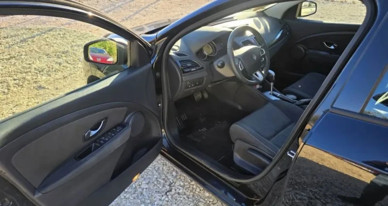 Renault Megane, снимка 8 - Автомобили и джипове - 53248075