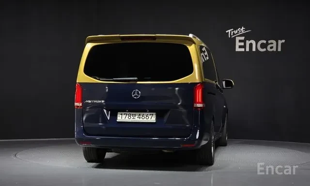 Mercedes-Benz V 300 V-CLASS / ОБДУХ / ПОДГРЕВИ , снимка 4 - Автомобили и джипове - 54009522