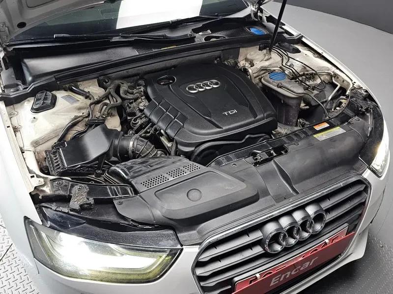 Audi A4 2.0 TDI, снимка 6 - Автомобили и джипове - 55007182