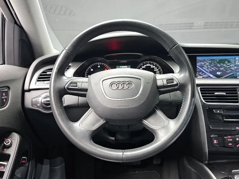 Audi A4 2.0 TDI, снимка 12 - Автомобили и джипове - 55007182