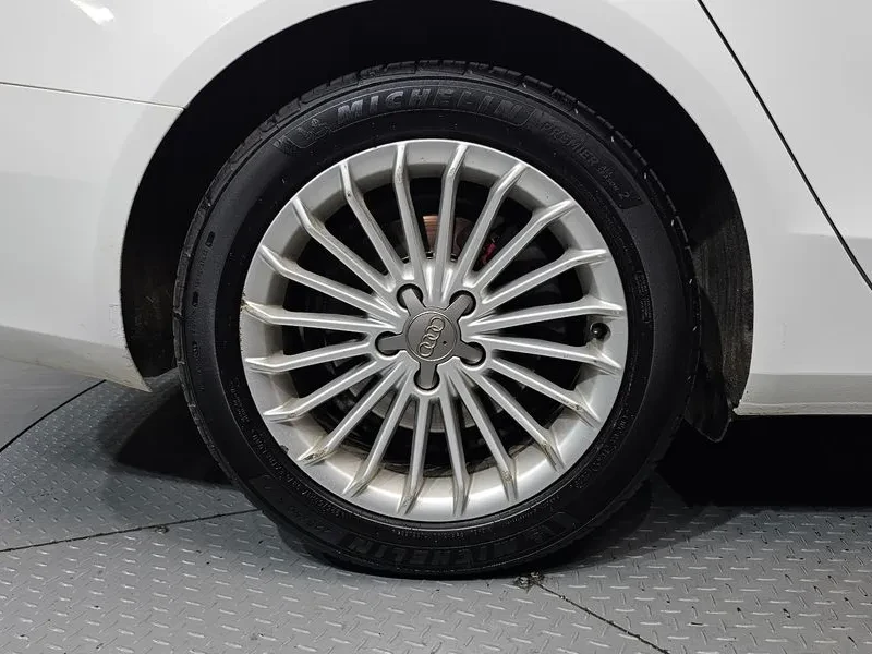 Audi A4 2.0 TDI, снимка 5 - Автомобили и джипове - 55007182