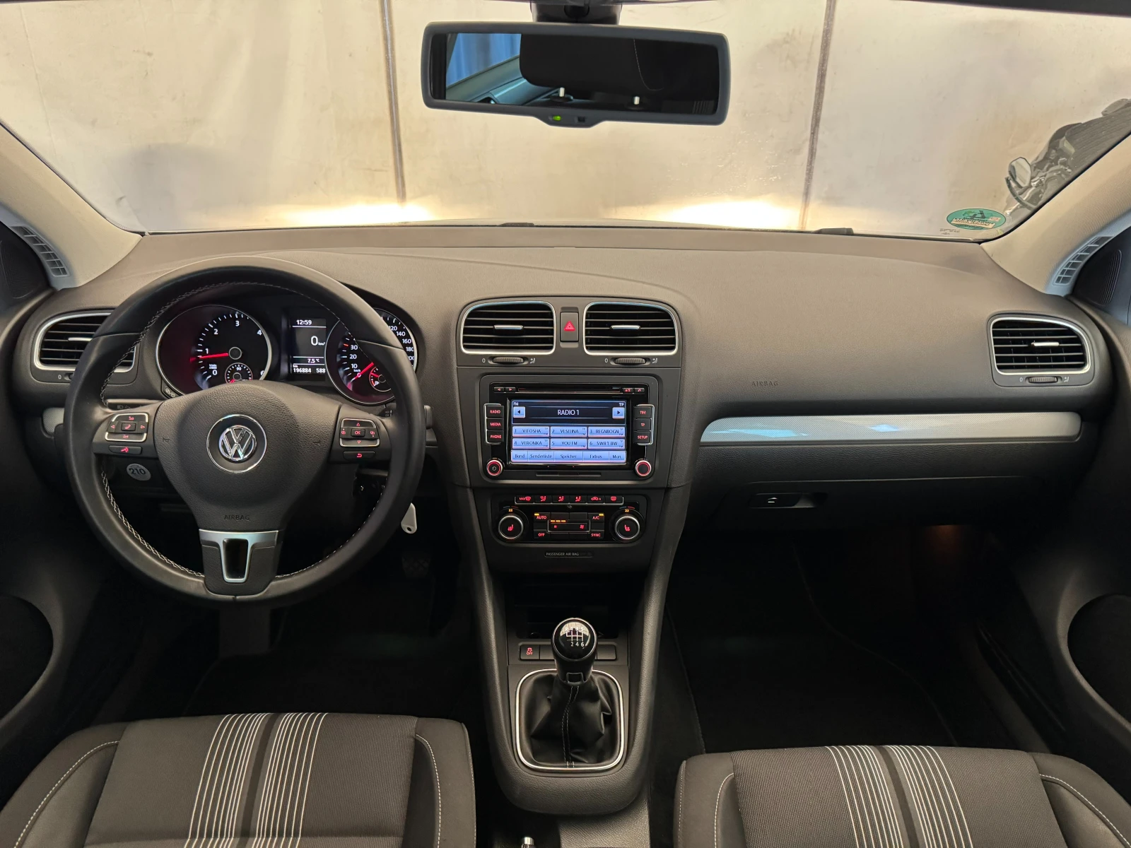 VW Golf 2.0TDI* 140к.с* СЕРВИЗНА КНИЖКА С ПЪЛНА ИСТОРИЯ - изображение 10