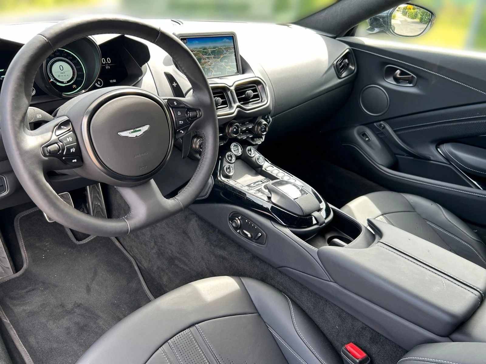 Aston Martin V8 Vantage COUPE/ - изображение 7