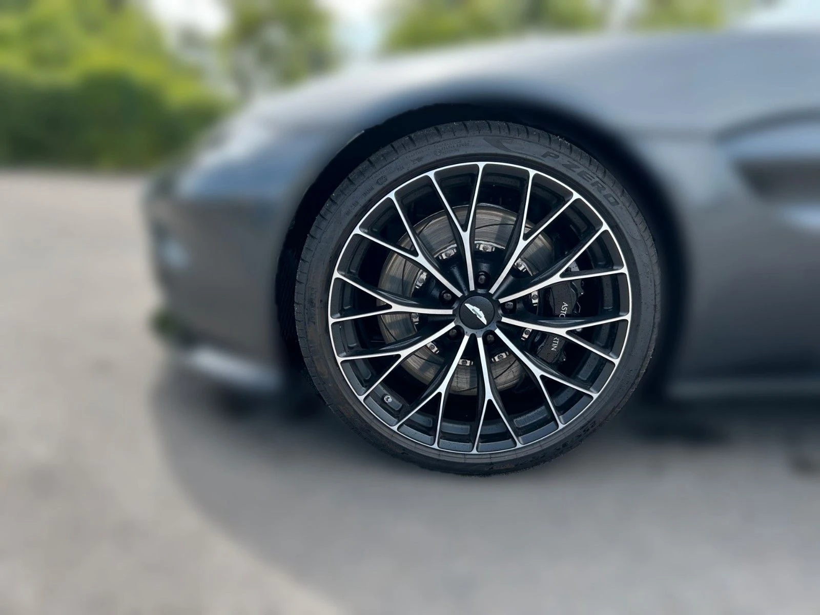 Aston Martin V8 Vantage COUPE/ - изображение 4