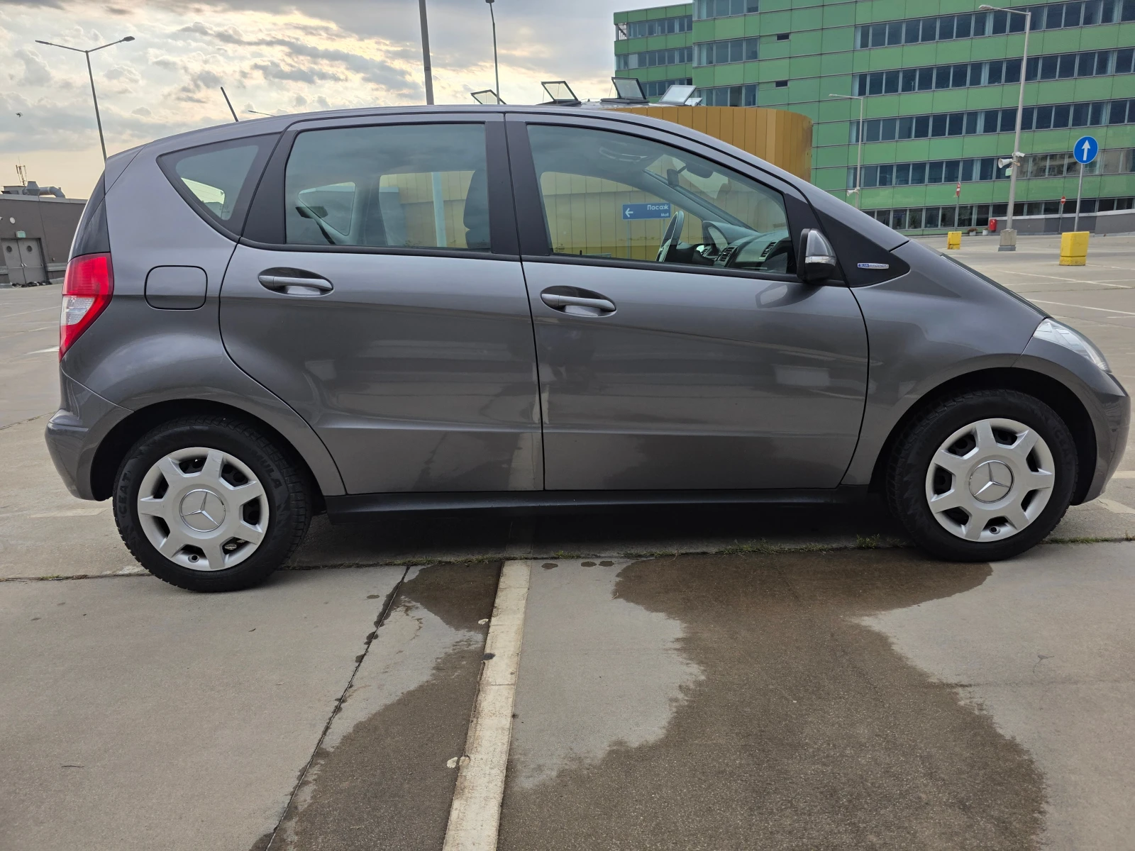 Mercedes-Benz A 160 1.5i Blue EFFICIENCY facelift - изображение 4