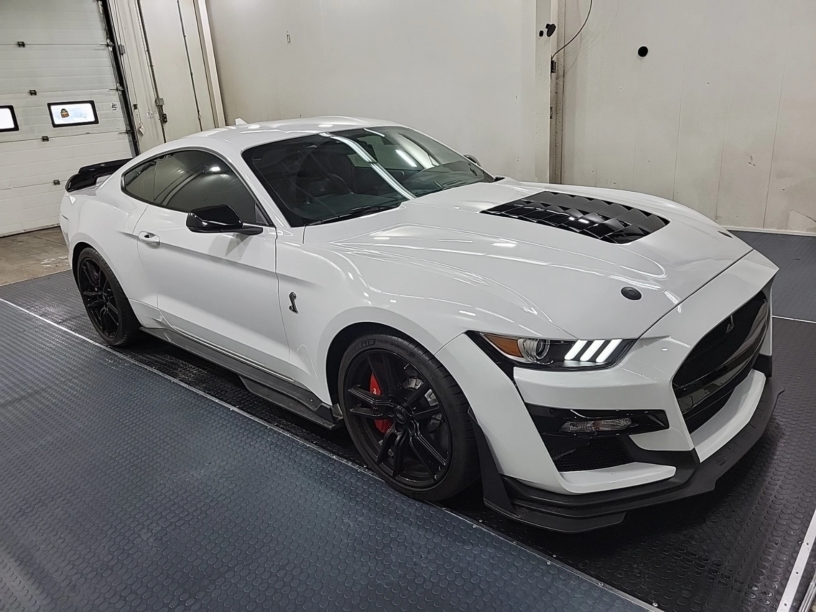 Ford Mustang SHELBY GT500 * * CARFAX * * АВТО КРЕДИТ * *  - изображение 3