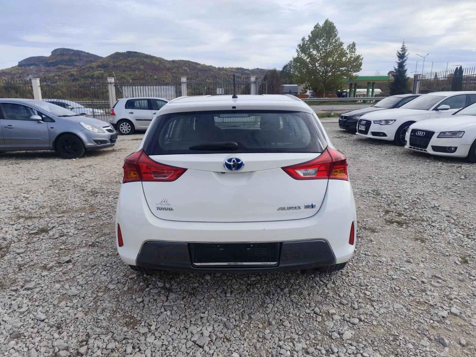 Toyota Auris 1.8i HYBRID - изображение 6