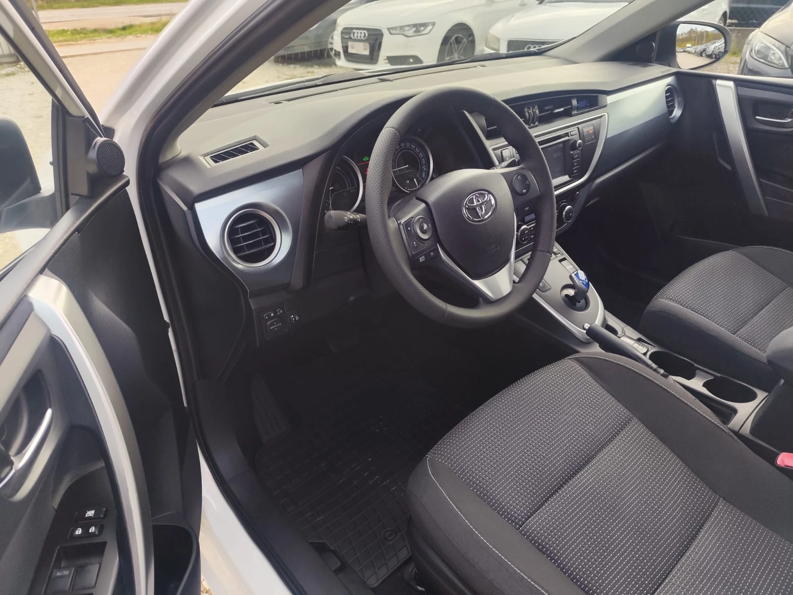 Toyota Auris 1.8i HYBRID | Mobile.bg   11