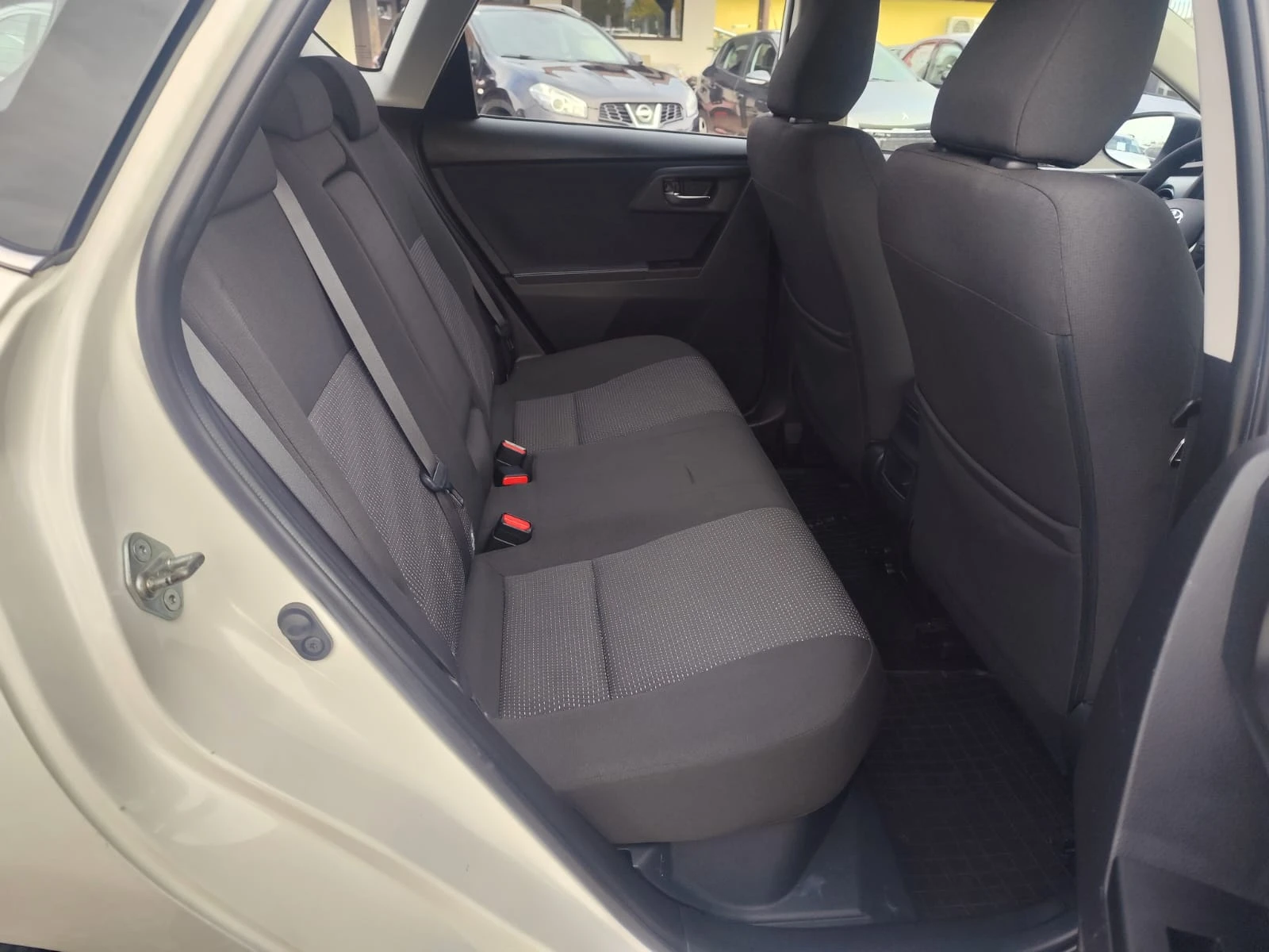 Toyota Auris 1.8i HYBRID | Mobile.bg   15