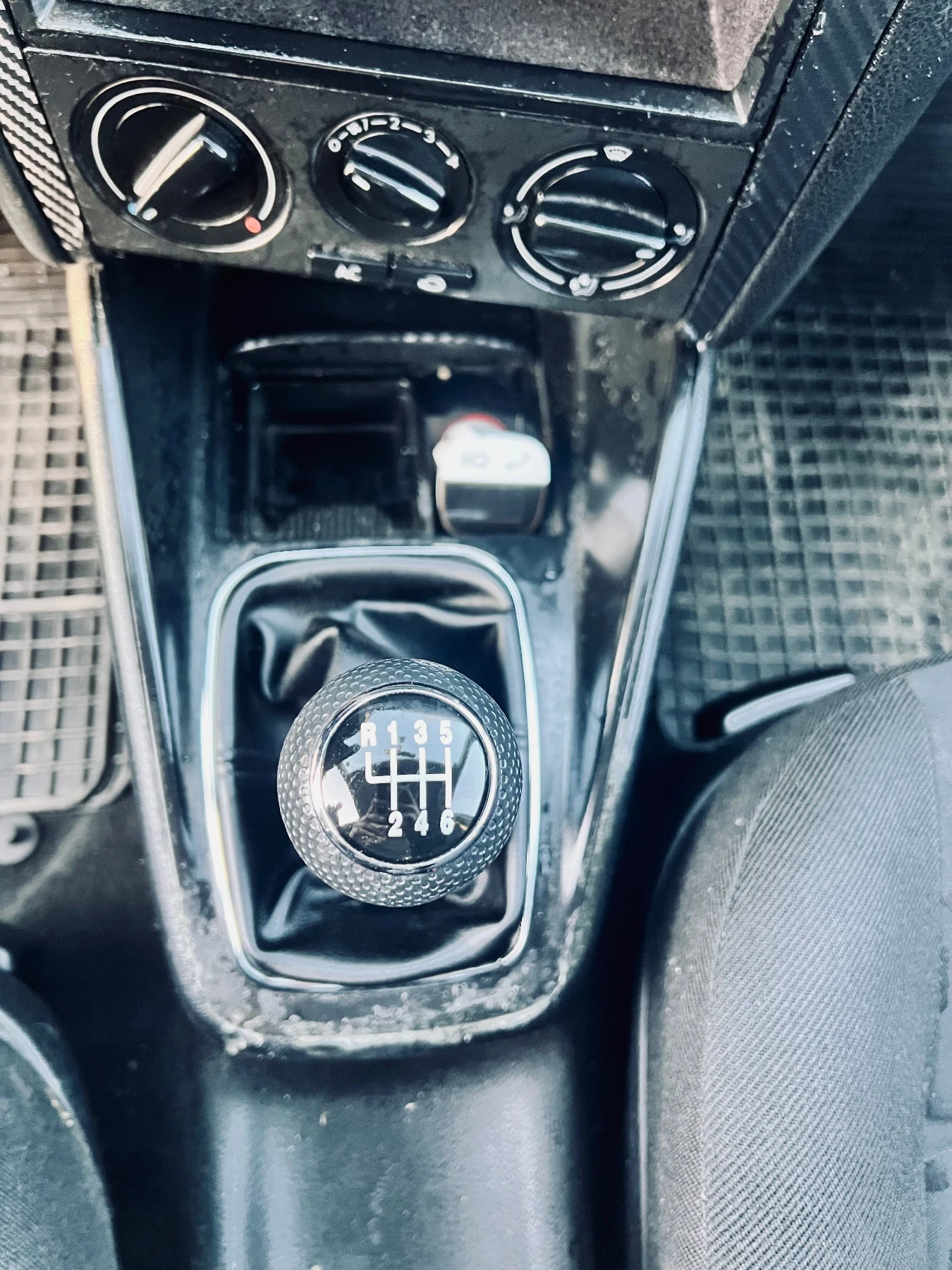 VW Golf 1.9 TDI 116ks 6sp, снимка 11 - Автомобили и джипове - 53832268