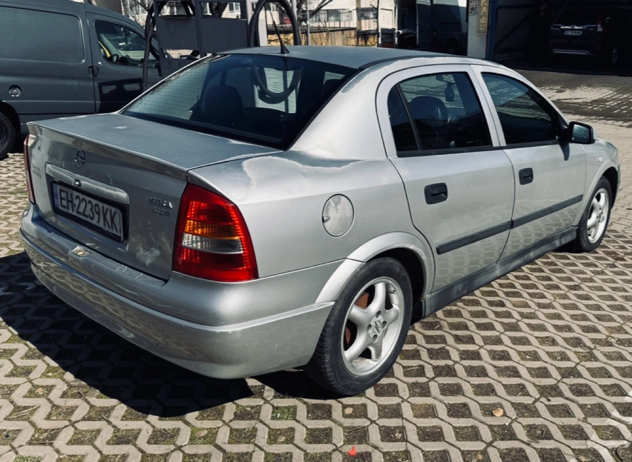Opel Astra Седан, снимка 4 - Автомобили и джипове - 53880451