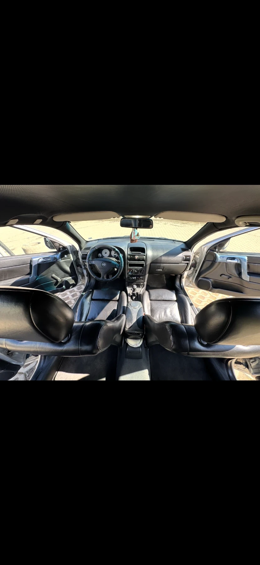 Opel Astra Седан, снимка 8 - Автомобили и джипове - 53880451