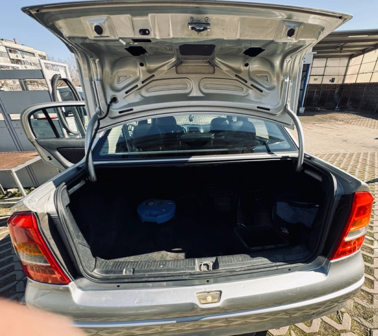 Opel Astra Седан, снимка 7 - Автомобили и джипове - 53880451