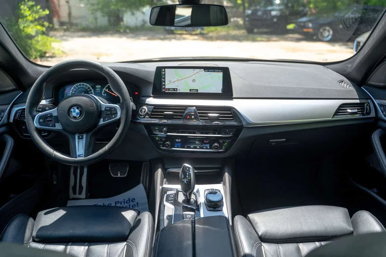 BMW 530 * 530i xDrive| NoAccident| Enhanced| h/k| BSM| HUD, снимка 9 - Автомобили и джипове - 54918524