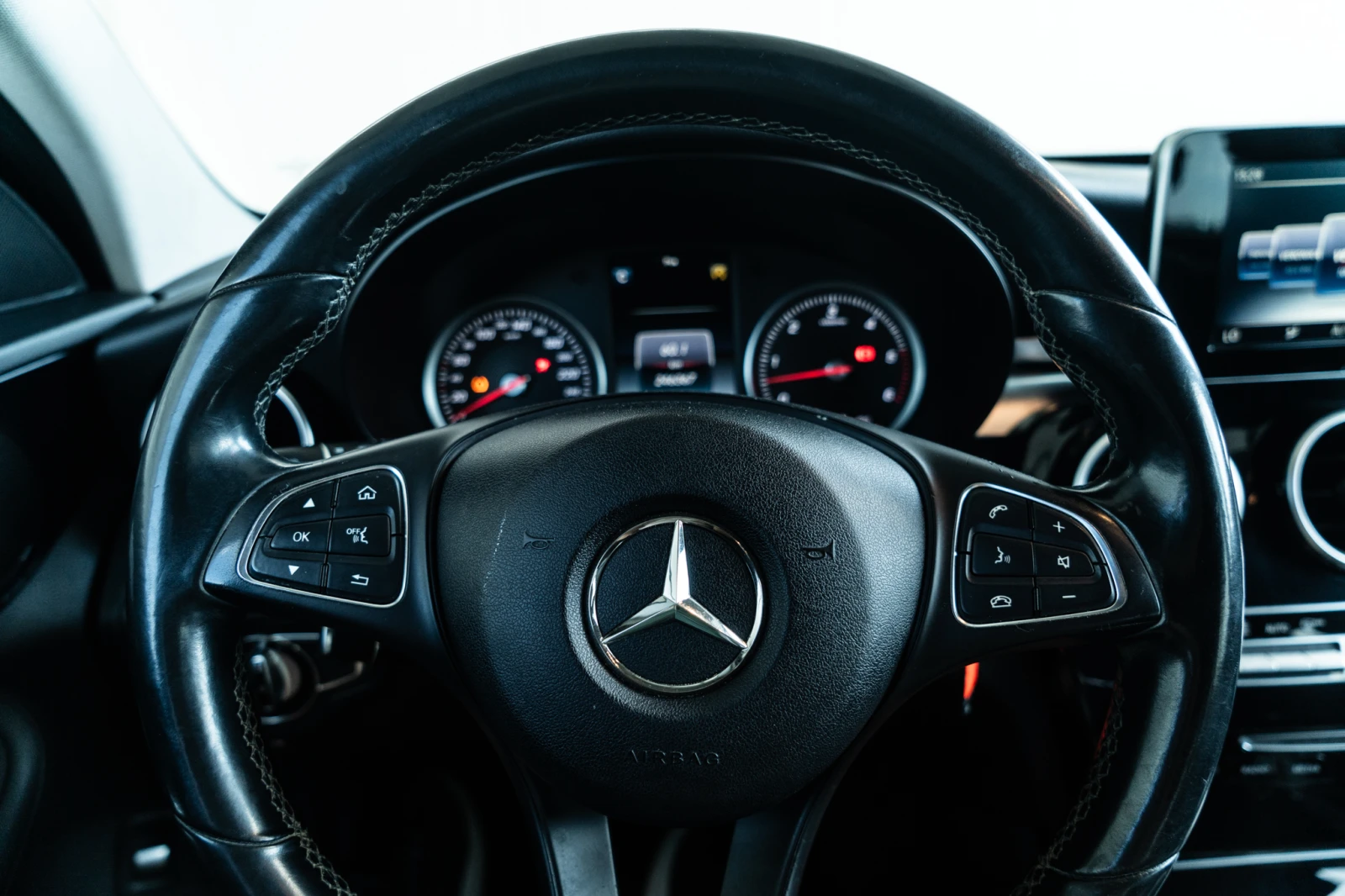 Mercedes-Benz C 220 D = ТЕГЛИЧ = РЪЧКА = ТОП = ГАРАНЦИЯ = ЛИЗИНГ, снимка 13 - Автомобили и джипове - 55168433