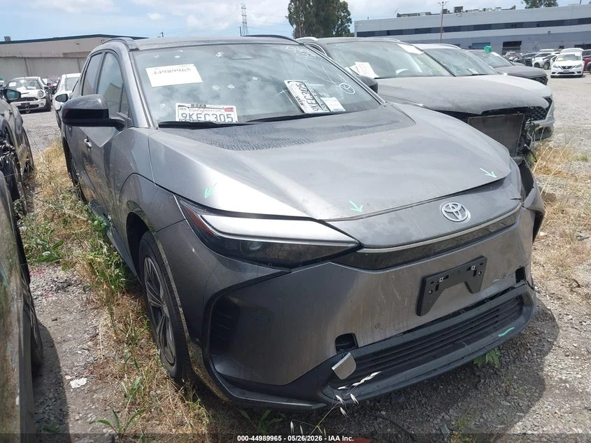 Toyota bZ4X XLE, снимка 2 - Автомобили и джипове - 55233535