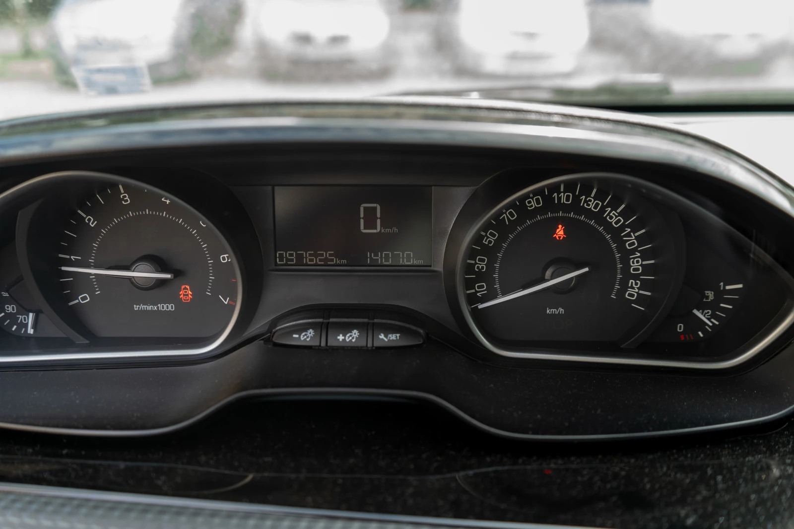 Peugeot 2008, снимка 5 - Автомобили и джипове - 56056356