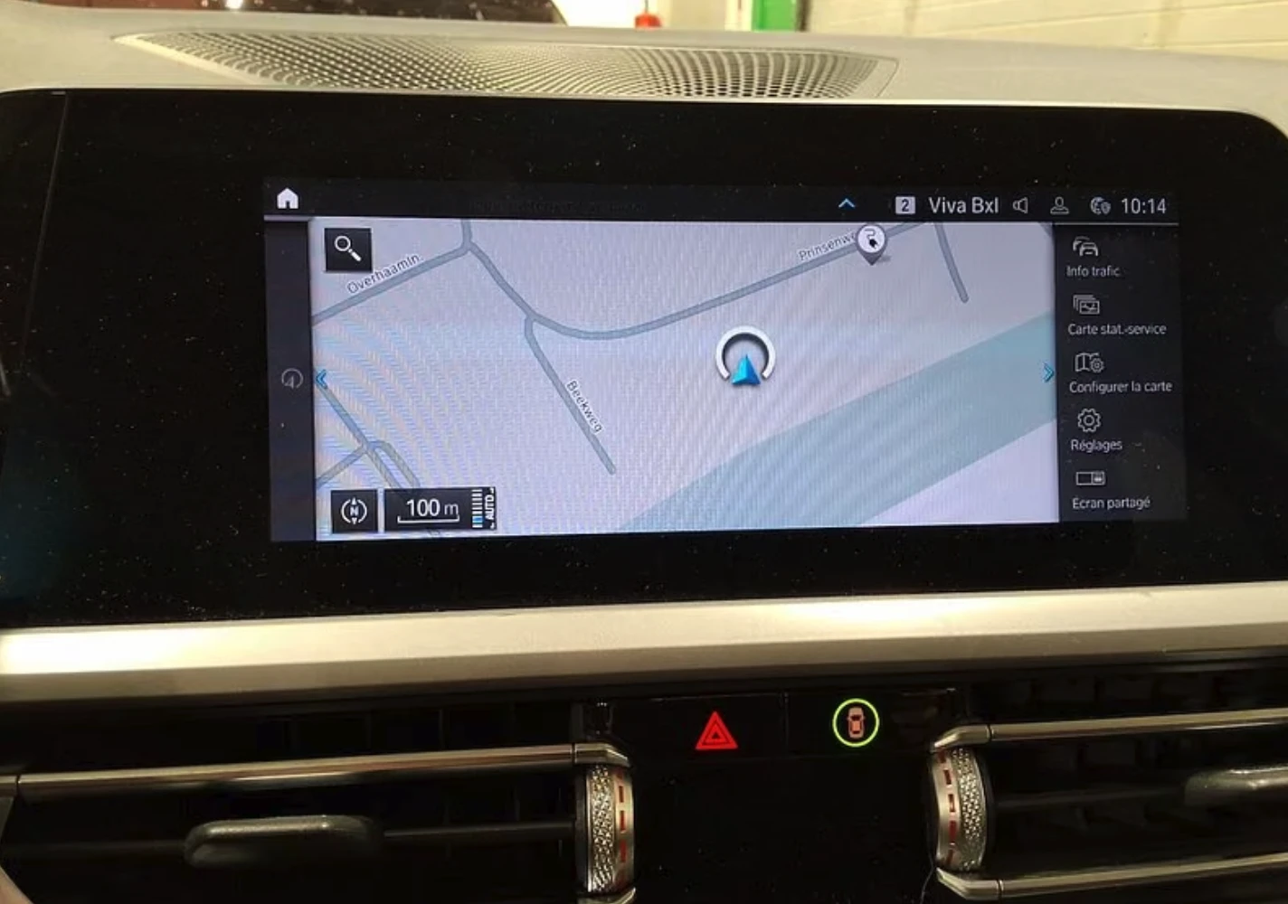 BMW 330 e LED Navi KeylessGo Klima PDC, снимка 6 - Автомобили и джипове - 56374748