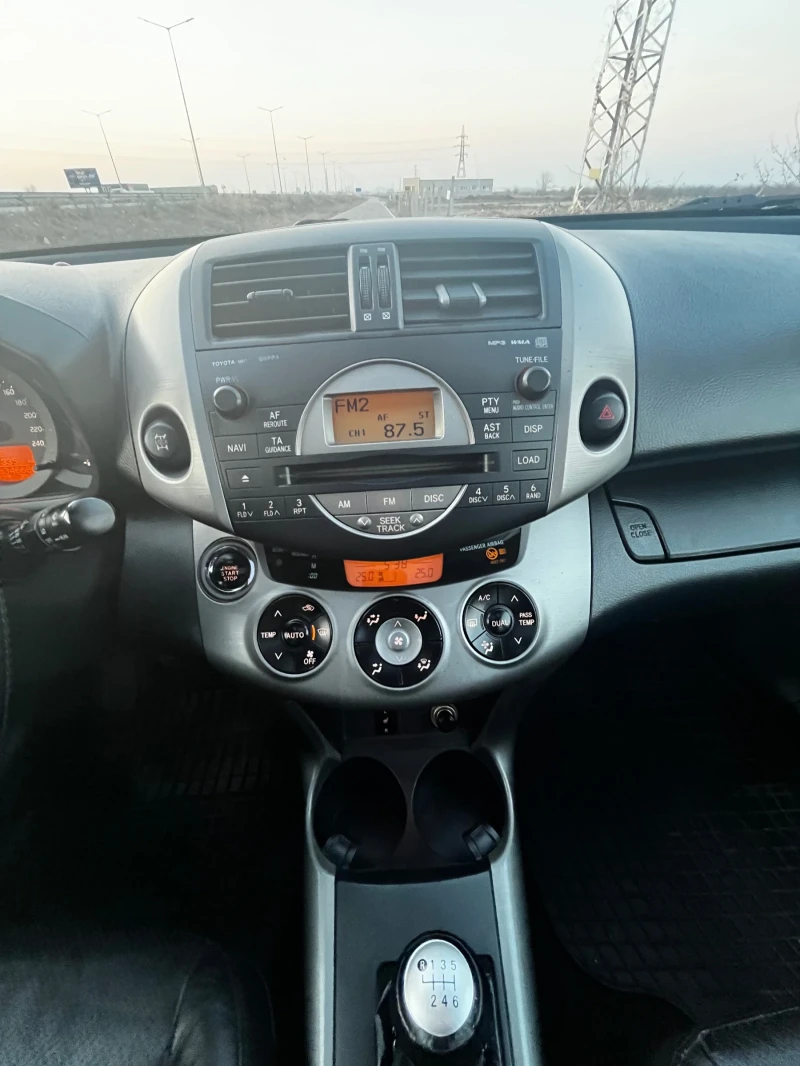 Toyota Rav4, снимка 7 - Автомобили и джипове - 49030432