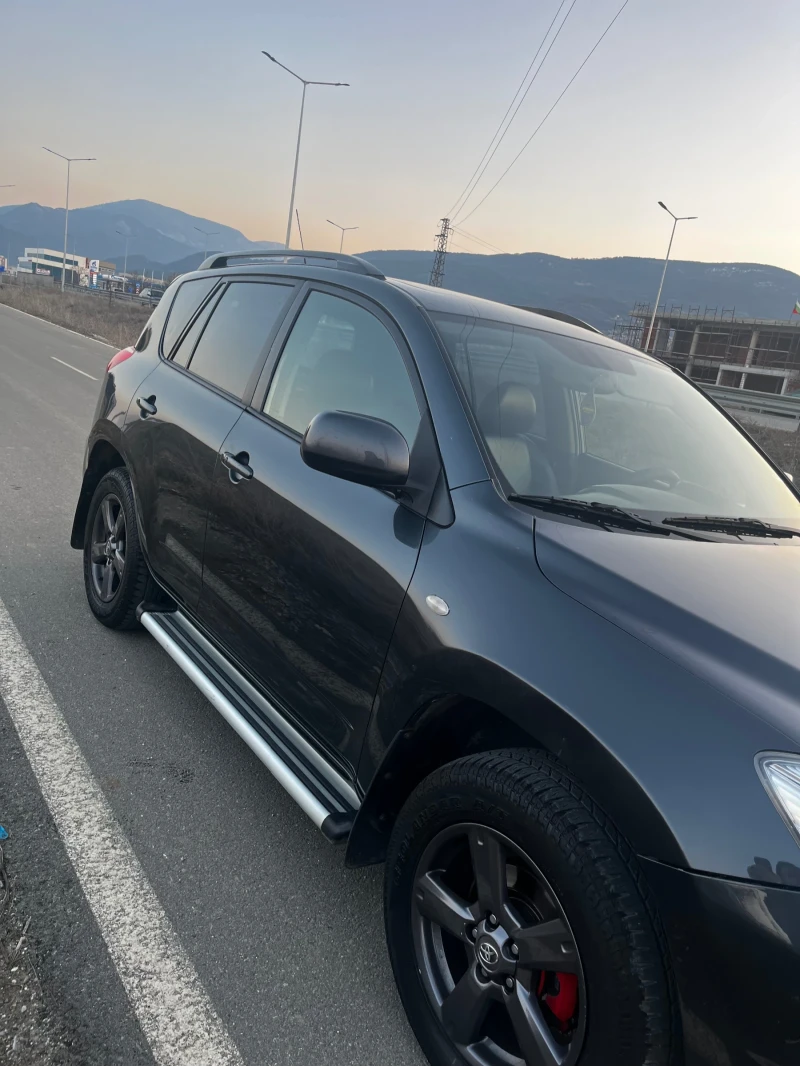 Toyota Rav4, снимка 4 - Автомобили и джипове - 49030432