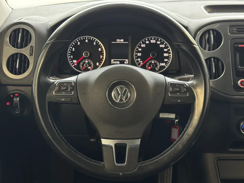 VW Tiguan 2.0TSI 4X4, снимка 10 - Автомобили и джипове - 49679072