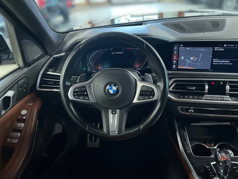 BMW X7 M50d/400HP/7S/PANO/LASER/HUD/AHK/360/H&K/MEMO/574g, снимка 7 - Автомобили и джипове - 52375389