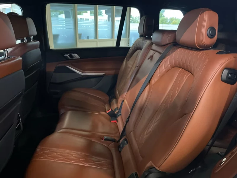BMW X7 M50d/400HP/7S/PANO/LASER/HUD/AHK/360/H&K/MEMO/574g, снимка 10 - Автомобили и джипове - 52375389