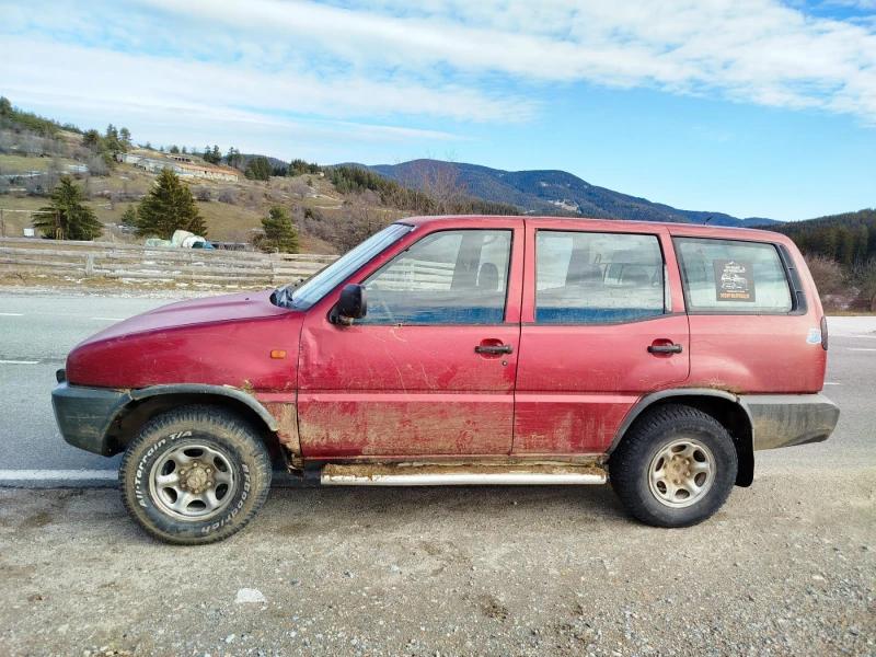 Nissan Terrano 2.4i GLX, снимка 4 - Автомобили и джипове - 53072867