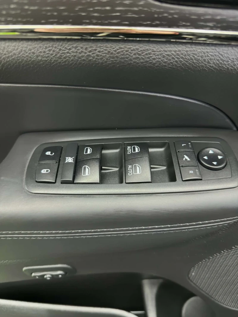 Jeep Grand cherokee 2020 3.6 Overland 160000km, снимка 8 - Автомобили и джипове - 53078410