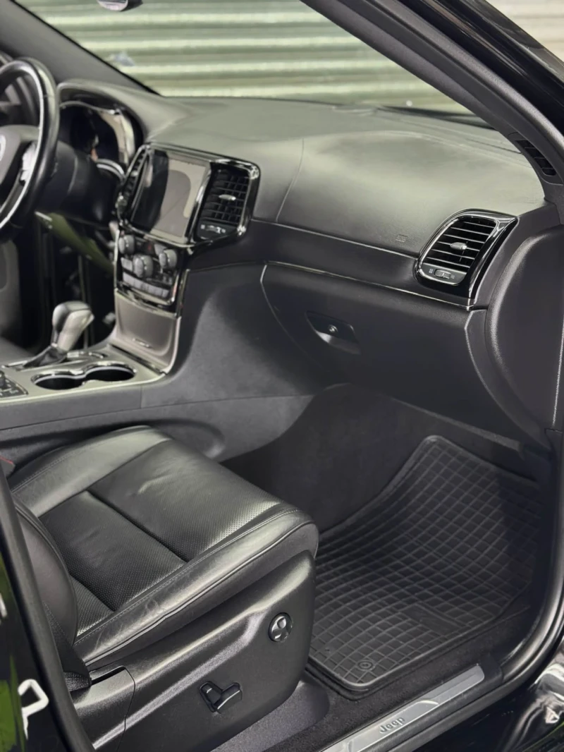 Jeep Grand cherokee 2020 3.6 Overland 160000km, снимка 3 - Автомобили и джипове - 53078410