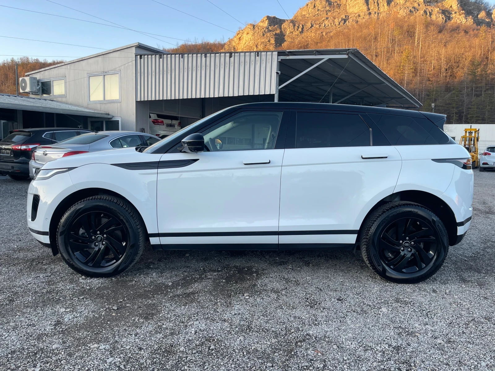 Land Rover Range Rover Evoque 2.0D-163к.с9скор-4x4-HYBRID-NAVI-FULLED-CAM-360  - изображение 2