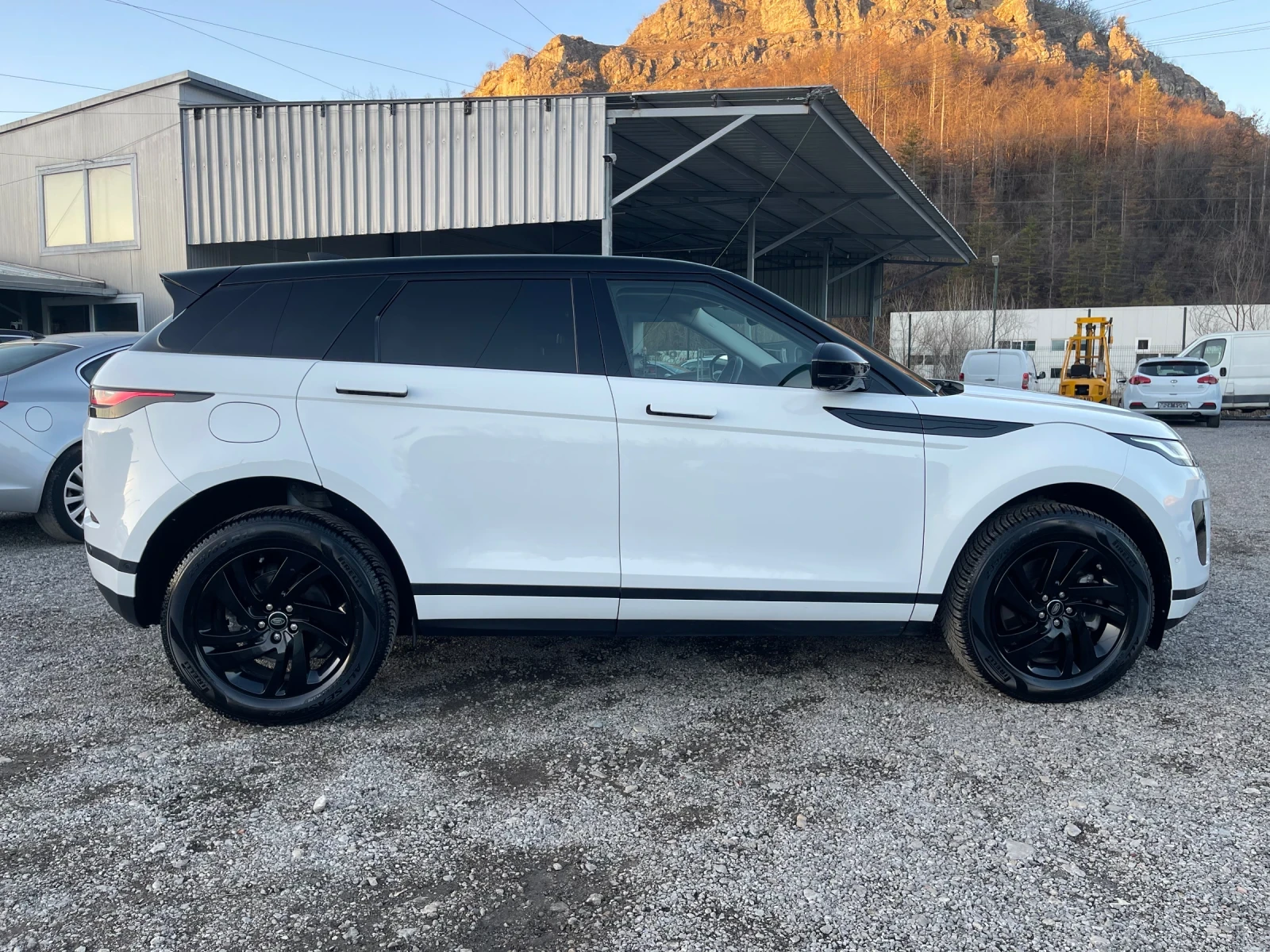 Land Rover Range Rover Evoque 2.0D-163к.с9скор-4x4-HYBRID-NAVI-FULLED-CAM-360  - изображение 6