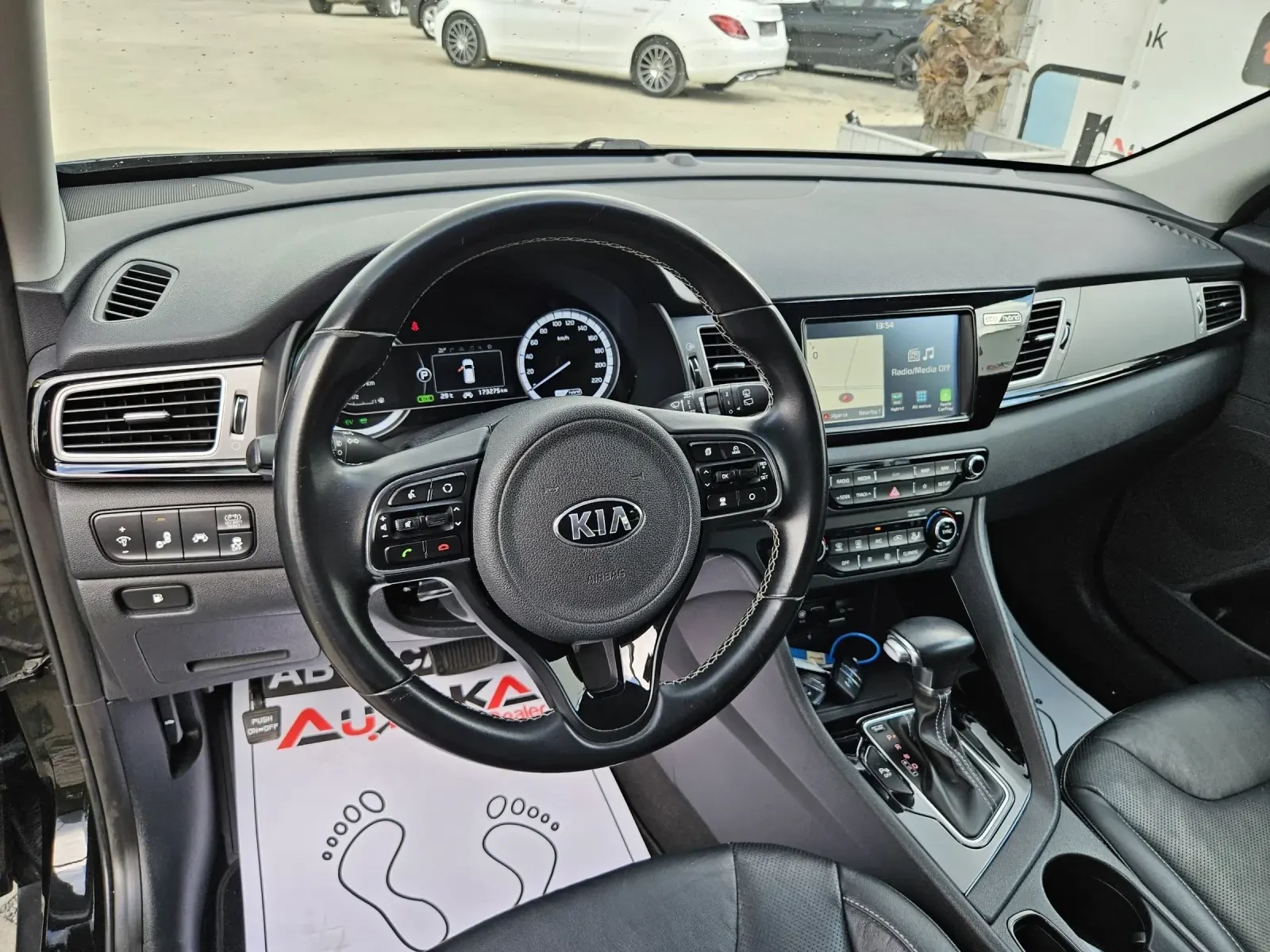 Kia Niro 1.6GDI-105кс= HYBRID= DISTRONIC= КАМЕРА= LED= JBL - изображение 8