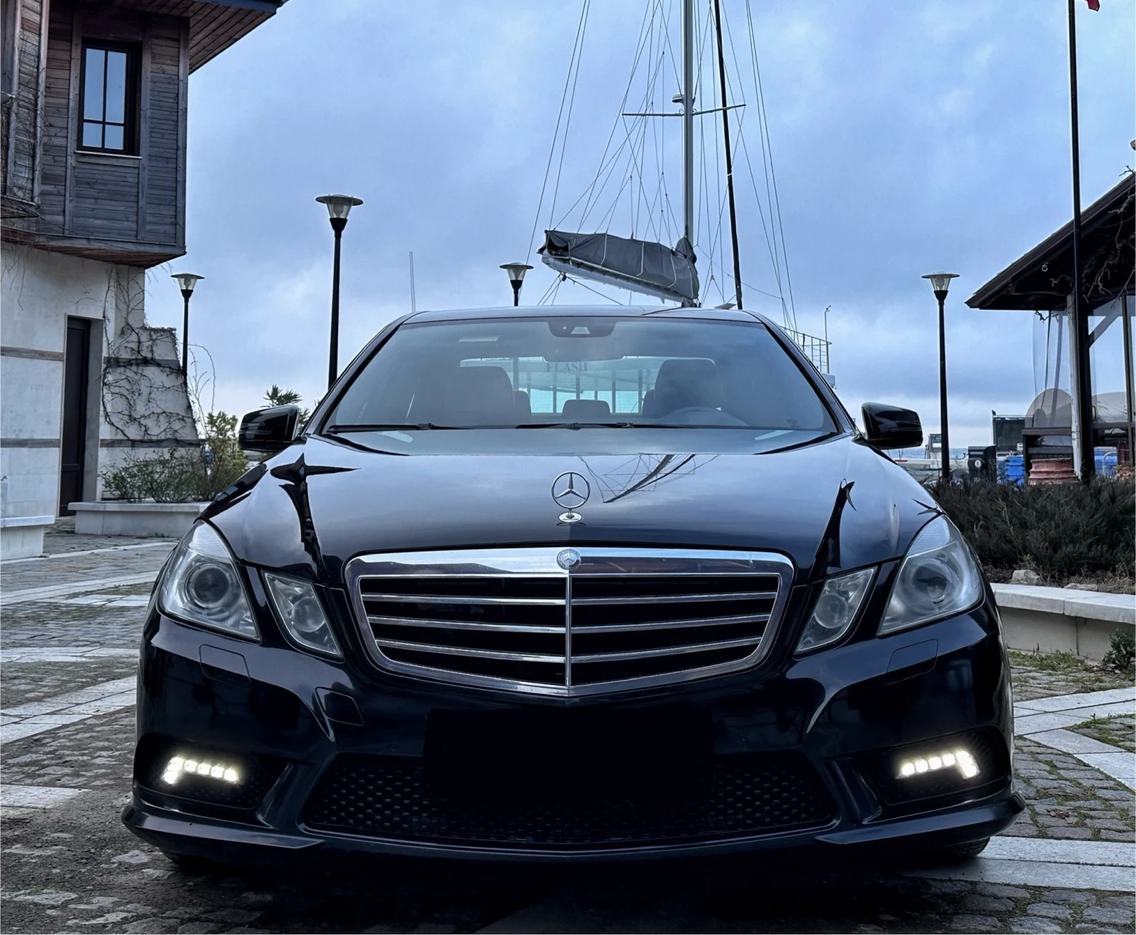 Mercedes-Benz E 350 CDI AMG Line * * Designo* * 4Matic , снимка 2 - Автомобили и джипове - 54011254