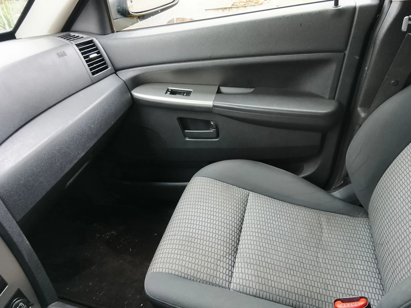 Jeep Grand cherokee 3.7 газ.инж., снимка 6 - Автомобили и джипове - 54154515