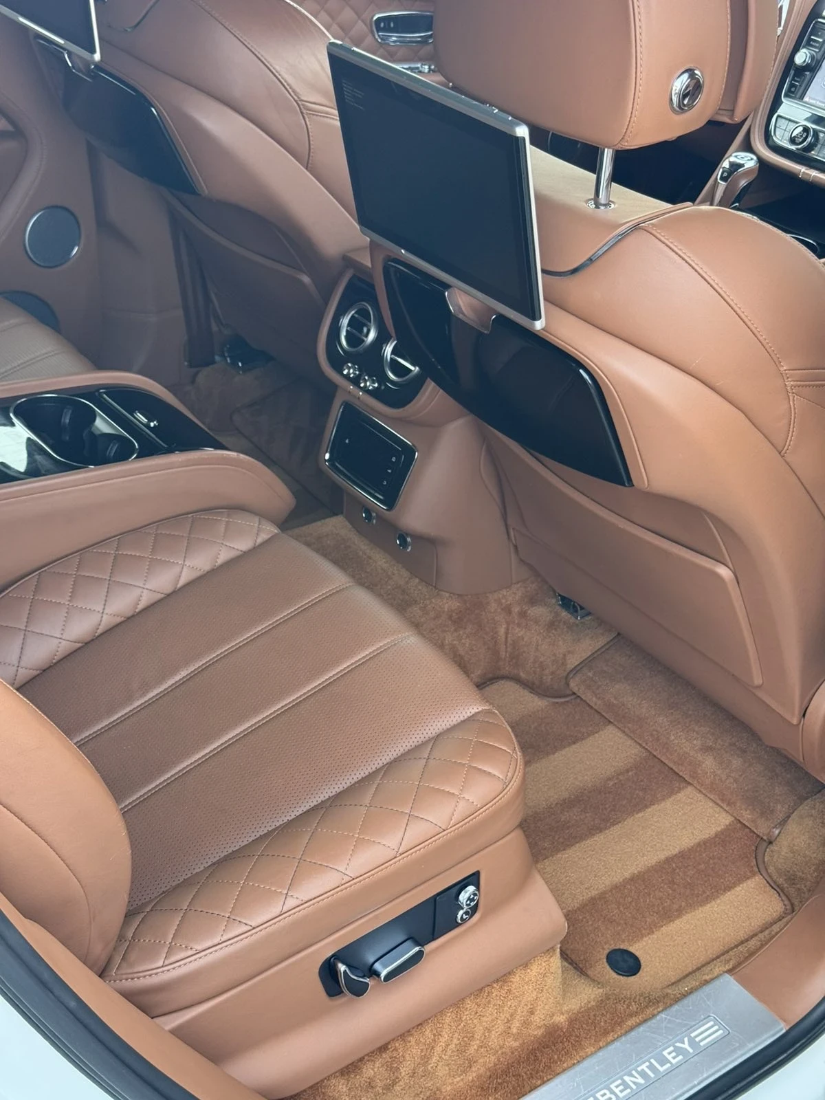 Bentley Bentayga First Edition 6.0 W12  ����� � ��������� ��� | Mobile.bg � ����������� 16