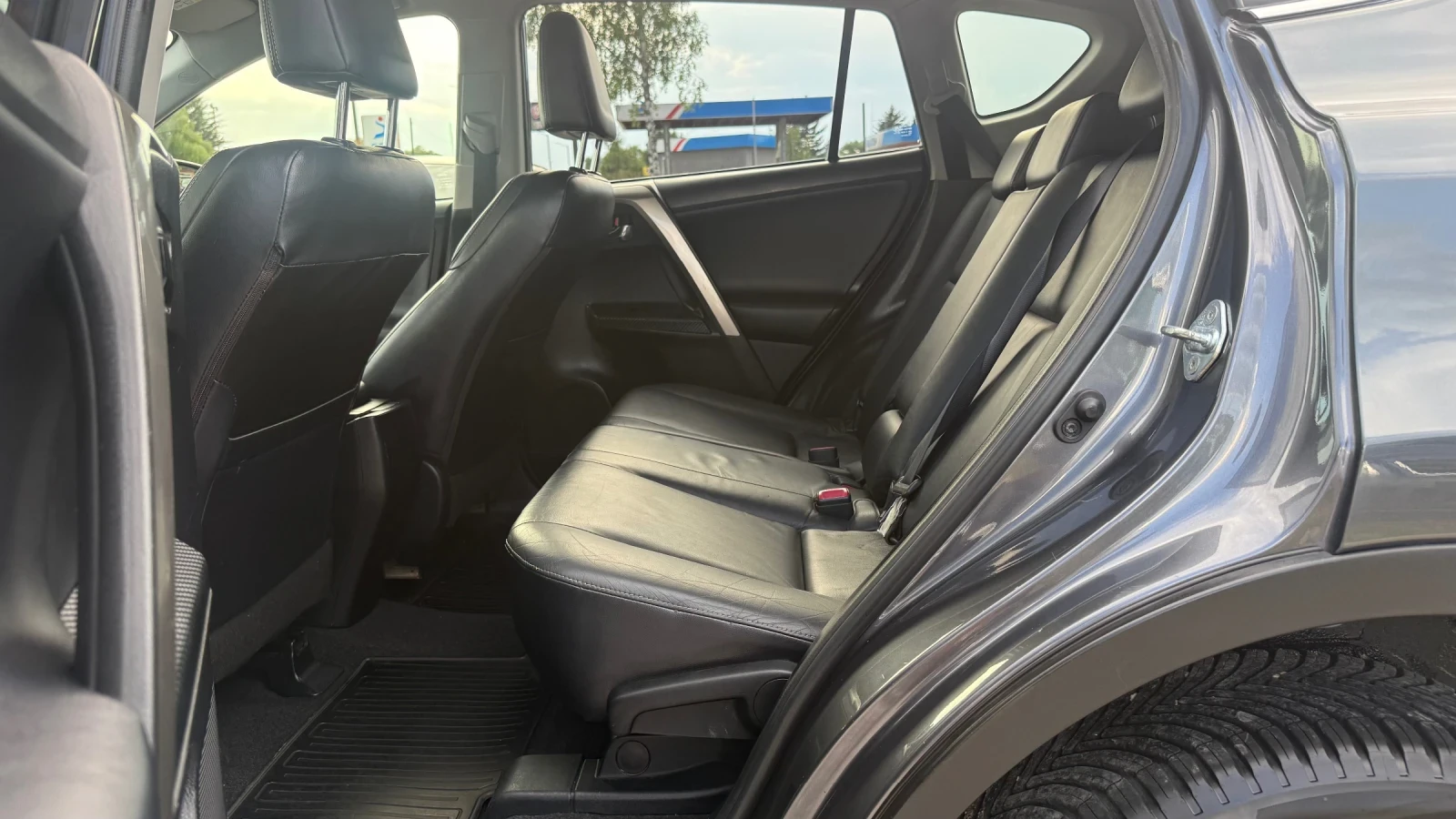 Toyota Rav4 2.2 D-CAT* Automatic* 4x4* Leather* Navi* Camera | Mobile.bg � ����������� 16