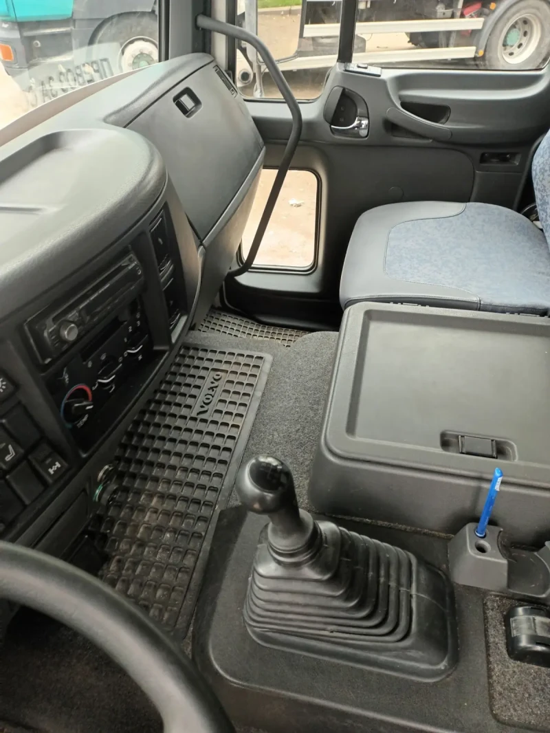 Volvo Fl 6, снимка 12 - Камиони - 51975920