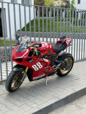 ����� �� �������� �� Ducati Panigale Panigale V4S