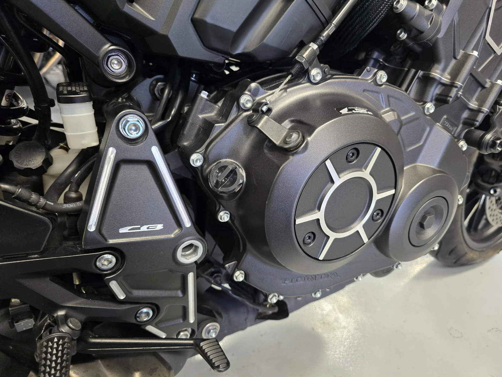 Honda Cb 1000, Black Edition, 2021г., снимка 12 - Мотоциклети и мототехника - 56517135
