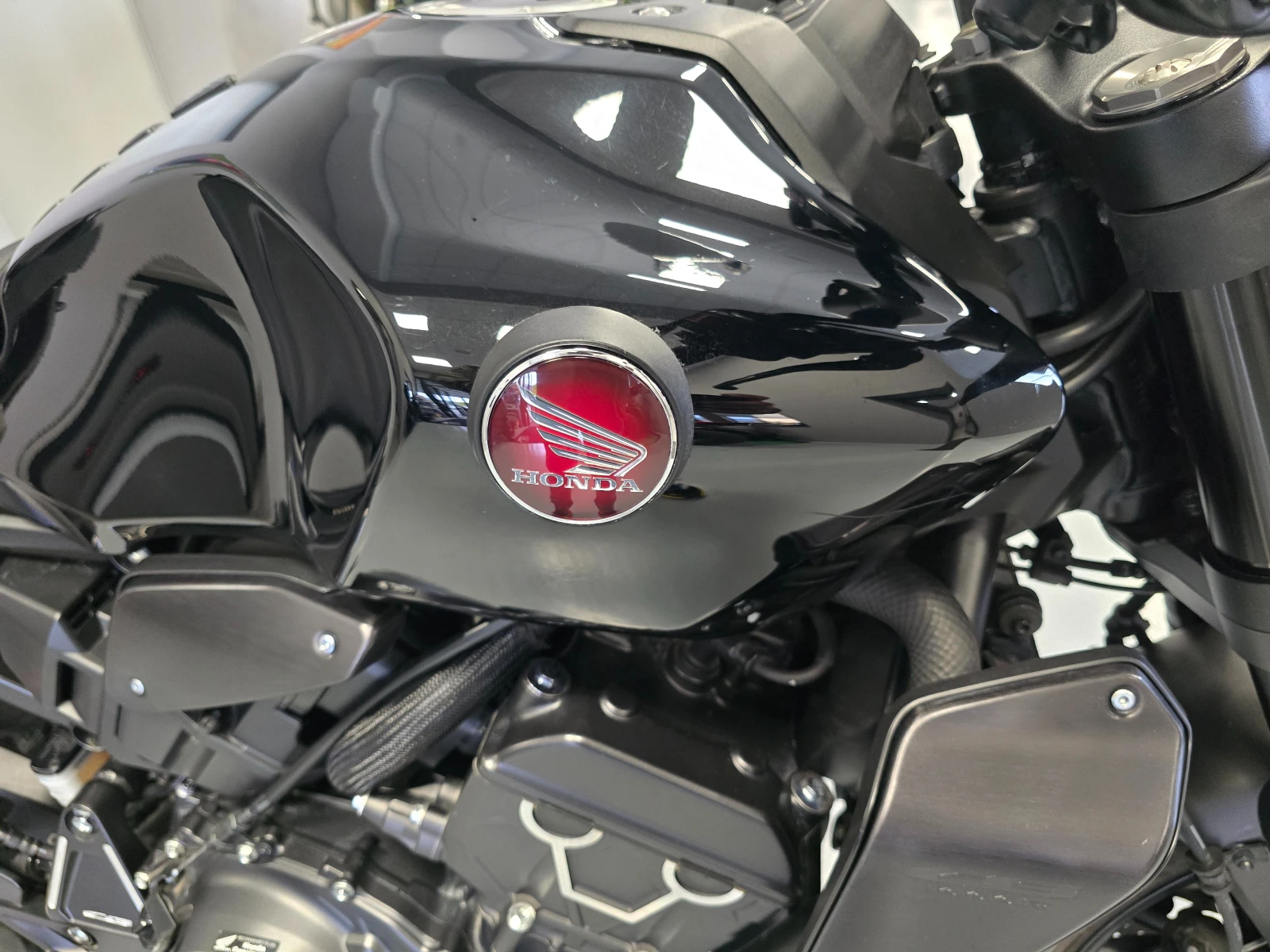 Honda Cb 1000, Black Edition, 2021г., снимка 11 - Мотоциклети и мототехника - 56517135