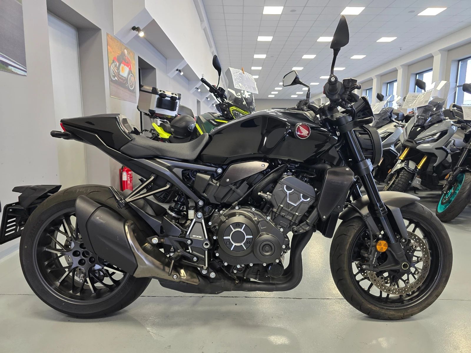 Honda Cb 1000, Black Edition, 2021г., снимка 2 - Мотоциклети и мототехника - 56517135
