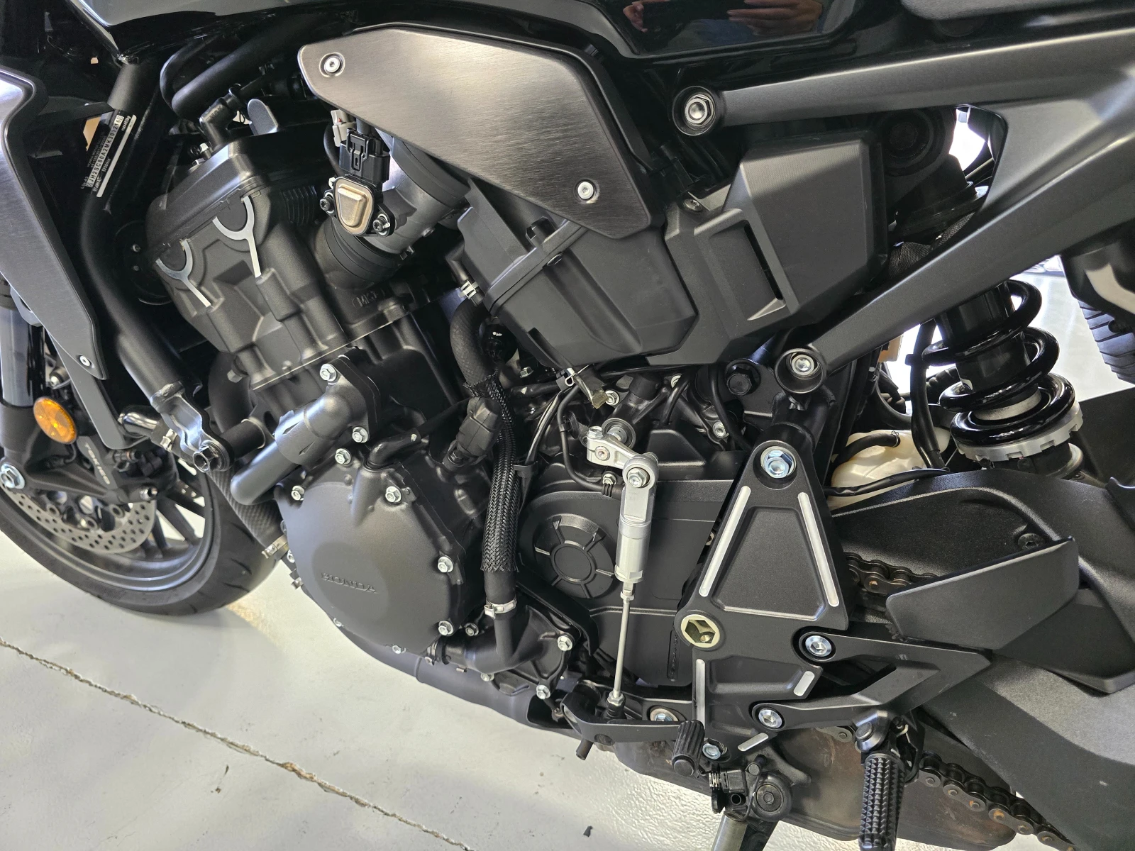 Honda Cb 1000, Black Edition, 2021г., снимка 14 - Мотоциклети и мототехника - 56517135