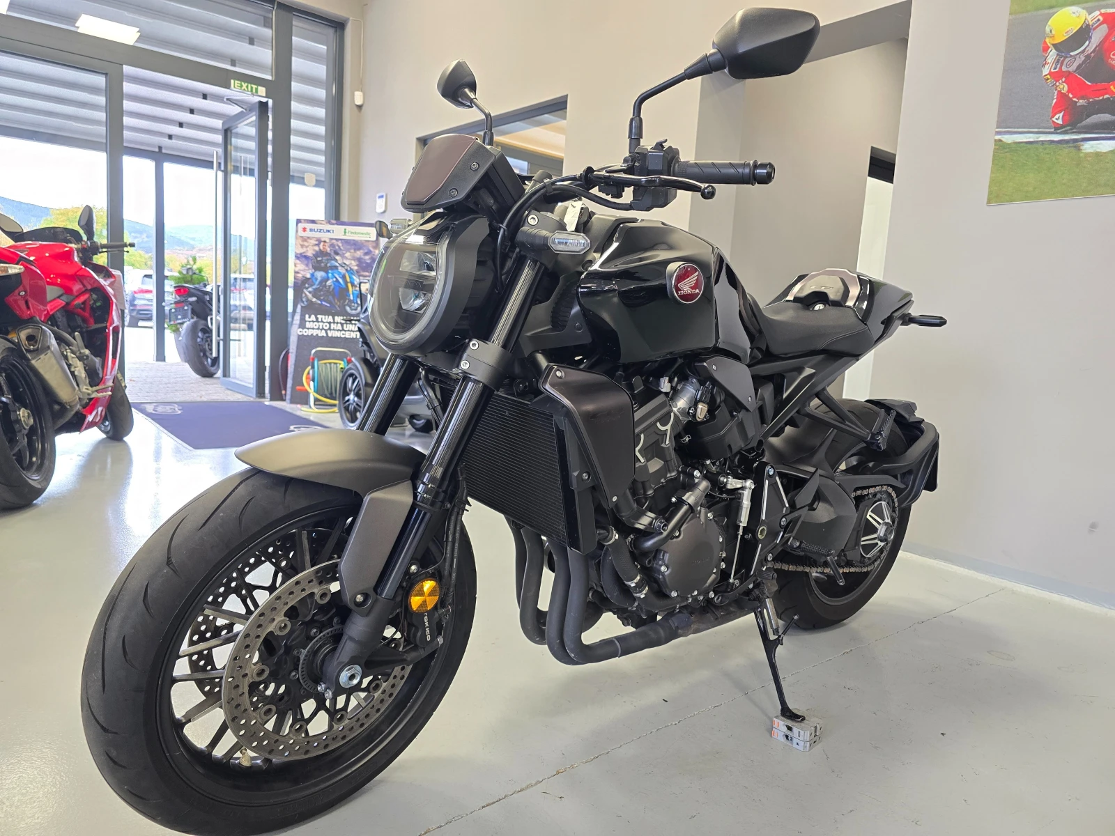 Honda Cb 1000, Black Edition, 2021г., снимка 6 - Мотоциклети и мототехника - 56517135