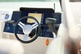 Моторна яхта Sea Ray 250SDXO, снимка 15